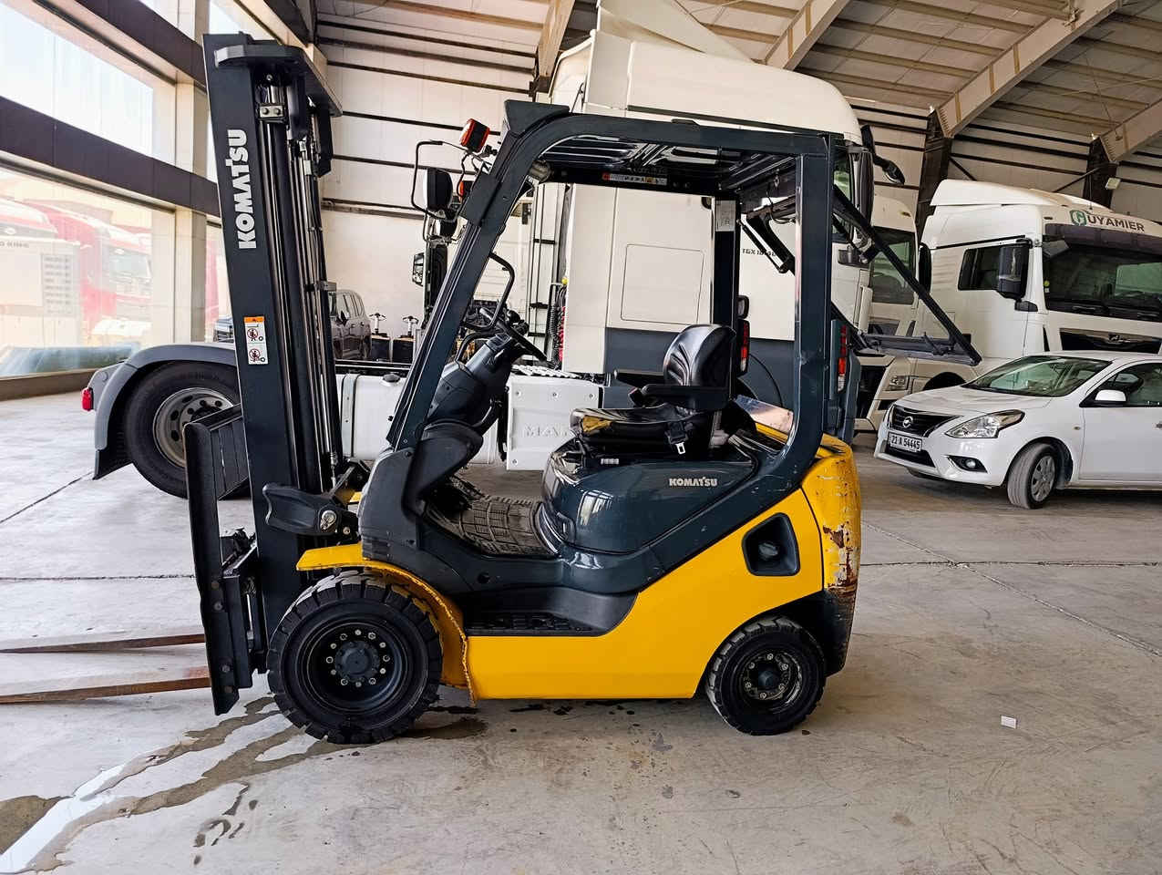 عالم الرافعات في العراق
 کوماتسو 2017 حجم  1 طن و نص
 مستخدم أوربا فقط دخول جديد   
2 قطع ارتفاع الجب  3.75  مترات 3 حركات محرك  ديزل يانمار  آوراق منفيس مؤقت مشتغله قليل شوكيه مكفول كفاله عامه العنوان كلار حي صناعي للاستفسار   عن السعر اتصل على الأرقام  ***********   ابو ڤاران
 او مراسله واتساب  يوجد توصيل 🚚 الى جميع المحافظات @ الجميع
