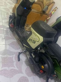 دراجه للبيع ار 9 دراجه جديده باتريات جديده 32امبير كفرات بيهن زلغ بسيط...