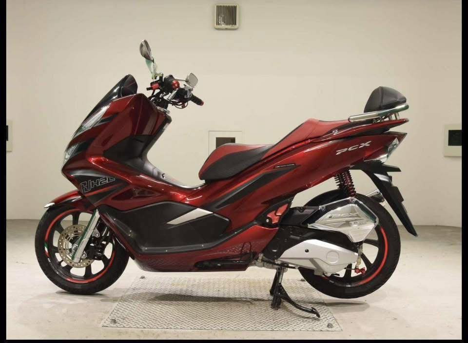 السلام عليكم شباب
للبيع دراجة pcx 2020 بصمة جيل ثالث 

طك كارتونة مال معرض بيت طارش وكالة وشرط الفحص 

ياباني اصلي

لون مميز ماروني صدفي 

حجم المحرك 125cc 

عداد مسافة 20 الف حقيقي 

اخت زيرو وشرط تدقيق 
تدفئة اليدات 
بصمة دكمتين عدد البصمات 2 

تايرات خلفي امامي بخط شركة 

حساس زداحم + ستان كهربائي 

كتلوكات الدراجة كاملة 

منفيس + ورقة معرض حصراً 

عده سباين 

الدراجة جديدة جديدة بحالة وكالة 

مكفولة كشر مكينه كلجات 

بالعافية ع ياخذها ويتهنى بيها 

اي ستفسار متواجد خاص 

رقمي ***********

مكاني التاجي قرب جسر الدوار
