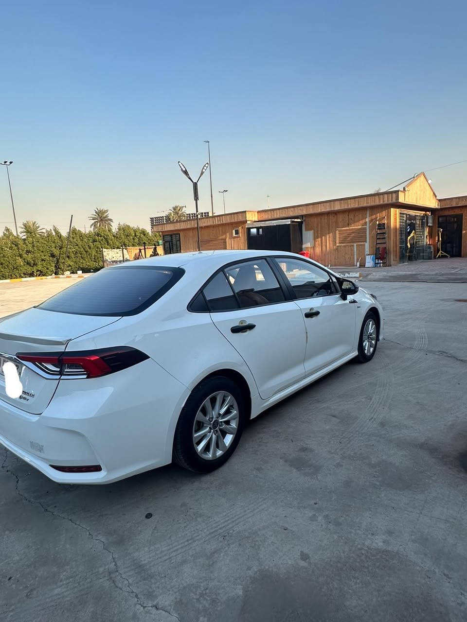 كورلا هايبرد 2024 شكل الخليجي رقم بغداد
 فول موصفات ١/١ 
 داخل جلد لون مشمشي 
ماشيه ٤٥ الف 
السعر 150 وبيها مجال
المكان بغداد بغداد الجديدة
 ***********
