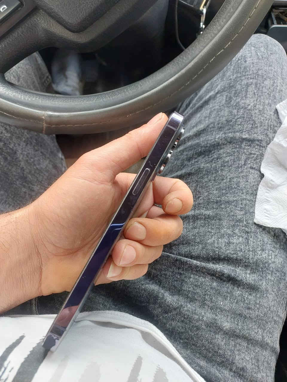 آيفون 14 برو ماكس شرق اوسط 256 نضيف كلش وتر برو دبل سيم بطاريه 89 السعر 950 مكاني بغداد***********
