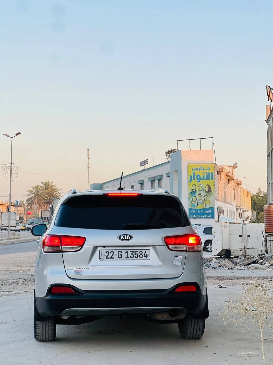 يالله السلام عليكم سورنتو ١٧ أمريكي ٤ سلندر داخله كلين هنا بالعراق بيها صبغ جاملغ خلفي وباب بدون دواخل بدون ايرباك السياره كلها ليبل مكينه مامفتوحه كير حداديه تخم تاير تبريد كله بشرط رقم أربيل دولي سنويه ورقم جدد تريد وكاله بيع او مراوس حسب القناعه سعرها ١٥٨ مجال بصيط مكاني بابل الحمزه رقمي ***********
