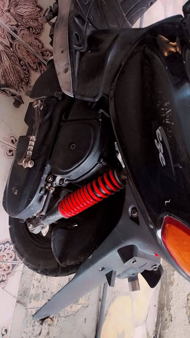 السلام عليكمدراجه ماكس 120 دراجه كلها بلادي كله شغال كهربائياتها العنوان بغداد حي العامل متواجد بس واتساب السعر 400 ()()***********📞
