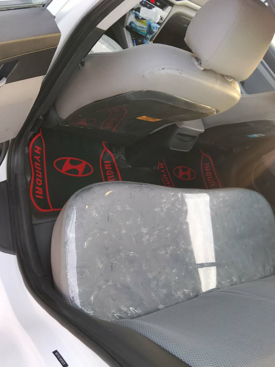 السلام عليكم. 🌹
النتره مديل 17 وارد امريكي 
نجف دولي محرك 2000دوش 
كير وحداديه ومكينه تبريد تدفئه كله فول نظافه خير من الله تخم تاير جديد دوشمه جديده.. السياره مكفوله من الحادث والكص والتبديل كله ليبل واحد ولكن مصبوغه شكم قطعه بسبب تشبيع وخدوش  ولا دواخل ولا لخود فقط حته بمريكه مابيه حادث. والسونار موجود السياره جاهزه وحيل معتني بيه والسعر 118 السياره مال جناي. بس لظروف احكام.. وبالعافيه ع ياخذه 
(مكلف بالنشر رقم صاحب السياره *********** وبي واتساب)
