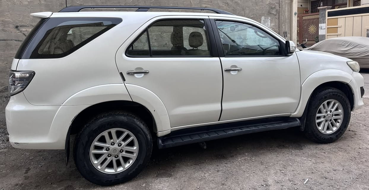 السلام عليكم. 
فورجنر للبيع موديل2014محرك6سلندر4000ccخليجي ساز مكفوله من الصبغ والضربه ماعدا ربع الدعامية الامامية صبغ. 
رقم بغداد الانكليزي الجديد سنويه لل2030 بأسمي هزه جديده. 
ماشيه 154 الف كيلو  مغفله جلد كشنات وارضيه. الكشنات بجيس الشركة بعدهن 
المواصفات …… 
فورويل-لوكير-مري شفط كهرباء-تحكم ستيرن - كروز ومثبت سرعه -تبريد لمس - مسجل اصلي ابو الريمونت-حساسات خلفي-3قطع تبريد
بصمه عمل اصليه وتشغيل عن بعد -بلكات اصليه جديد-عبوه فيت بم جديد -صدر مبدل جديد-تخم تاير جديد.  
السعر  232 $وبيه مجال حك الجيه. ***********. العنوان بغداد-الكريعات.
