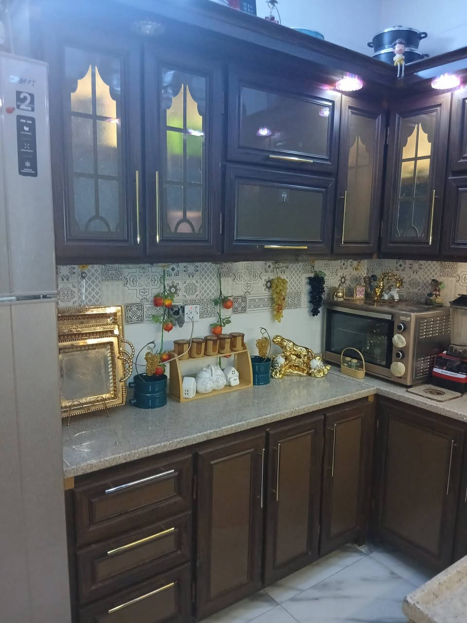 سلام عليكم كاونتر للبيع العنوان بغداد الدورة الرقم ***********
