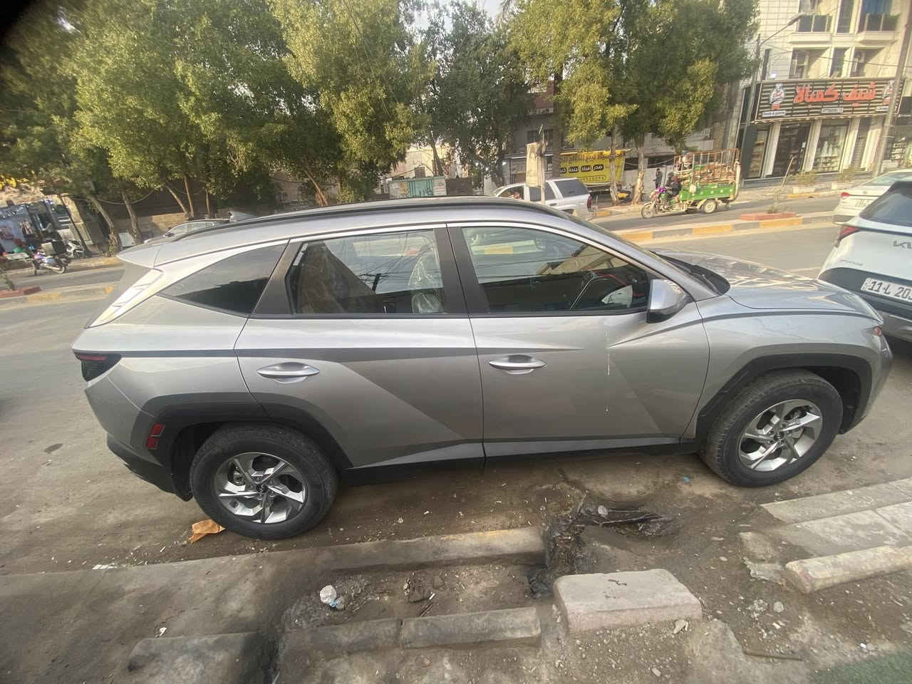 سلام عليكم
توسان موديل٢٠٢٣
امريكي طخه بسيطه بلجنطه
اني المستورد 
باسمي تحويل ثاني يوم سنويه لحد ٢٠٢٩
لون سلفر
فول مواصفات عدا الفتحه
بصمه تشغيل
تشغيل عن بعد
بصمه ابواب 
جنطه كهرباء
ثنين جام اوتو
رادارات ٣٦٠ درجه
كامره اماميه خلفيه
اتو هولد
قياده ذاتية
تحديد مسار
مثبت سرعه
تدفئه بلمقاعد 
حساسات اماميه خلفيه
توقف تلقائي 
اربع وضعيات قياده
دفع رباعي
مانع انزلاق
مانع منحدرات
تثبيت سرعه
تدعم كاري بلي
وبعد بيهه هواي مواصفات مجاي تحضرني
ماشية ٢٠ميل قابل للزياده
رقم بغداد
عنواني بغداد الشعلة
السعر ٢١٠ وبيهه مجال 
للاستفسار خاص او الاتصال
***********
