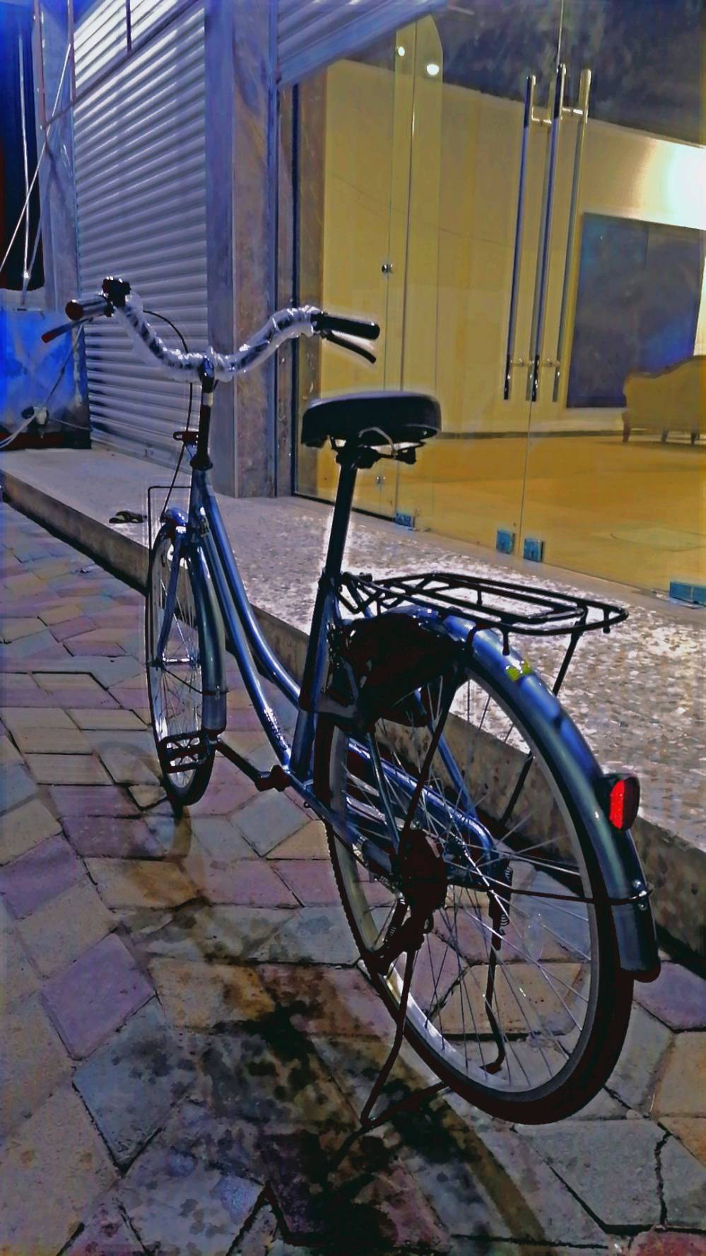 بايسكل ياباني حجم 26 بعده جديد الله يشهد اخذته قبل  سبوعين بس عتازيت واريد ابيعه شخط مابي والله السعر 110 وبي مجال للتواصل ***********