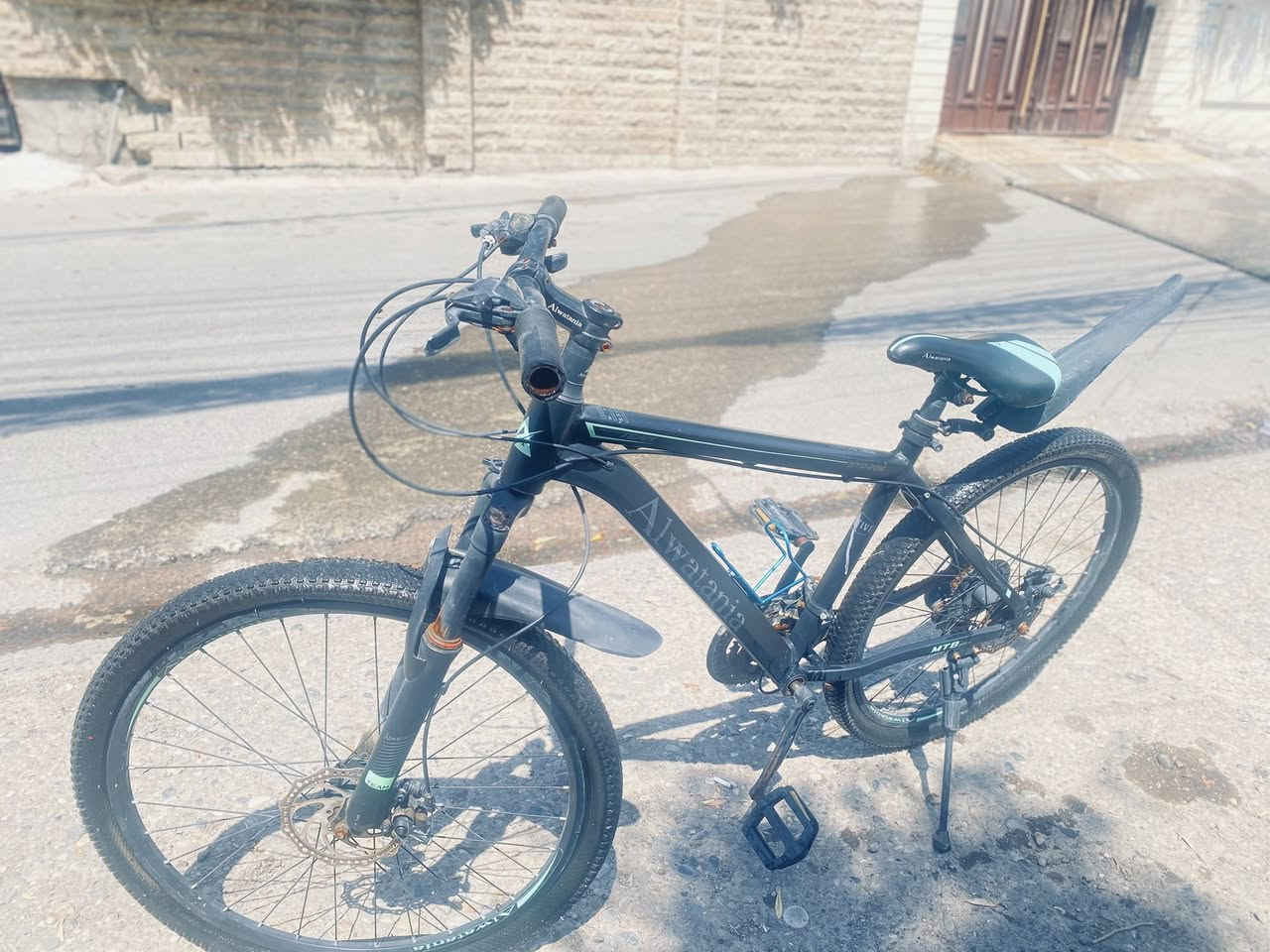 بايسكل للبيع جبلي تركي
الموقع موصل حي صدام 

جديد بس متروك او نضيف حيل 

السعر 75 او بي مجال

حجم ٢٧

الرقم ***********

اسيا ***********
