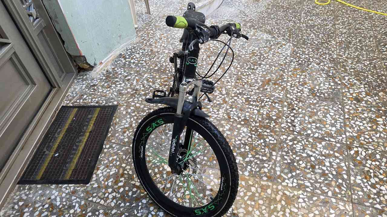 بايسكل جبلي لون اسود مدمج بأخضر فسفوري لون مميز الحجم 24
يحتاج عيار + تبديل كيبل الكير الأمامي السعر 70 وبيه مجال للطيبين مكاني الاعظمية الي يريده يتفضل خاص


**إذا كنت صاحب هذا الإعلان وتريد حذفه لأي سبب، رجاءا أرسل رسالة إلى الدعم الفني**