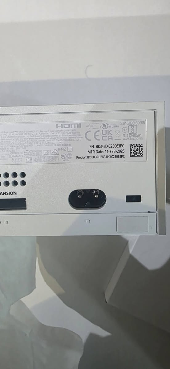 السلام عليكم
سيريس اس نظافة ١٠٠%
لوك ستيكر
استخدام اسبوعين
انتاج فبراير ٢٠٢٥
مع UBS 
السعر ٣٧٥
***********
