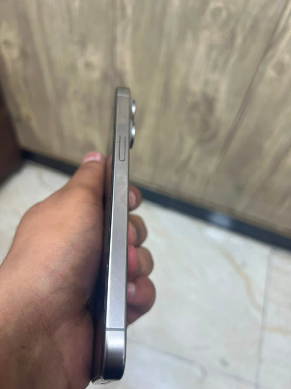 سلام عليكم عندي مبايل 15 pro max 
جهاز ماستر نضيف الله شاهد كارتونه وملحقات ماكو ويا جهاز بطاريته 84 وذاكرته 256
لون تيتانيوم جهاز اي زلغ مابي الله شاهد جهاز جديد تواصل وات ساب ***********
سعره 950 وبي مجال مكاني بغداد شعب
