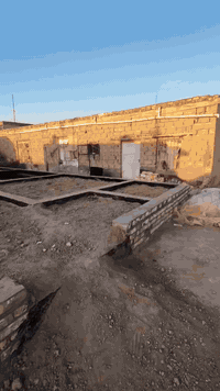 البدء بمرحلة البناء للبيت الايتام بعد دفن الارضية وتكملت مرحلة الاساس.
نحتاج دعمكم وتبرعاتكم لتكملة بناء بيت الايتام
لا تقصرون جزاكم الله خير الجزاء
احمد خضير ***********
ابو فهد ‏      ‪‏‪***********‬‏
قناة الحمزة الشرقي Al Hamza Alsharqi
