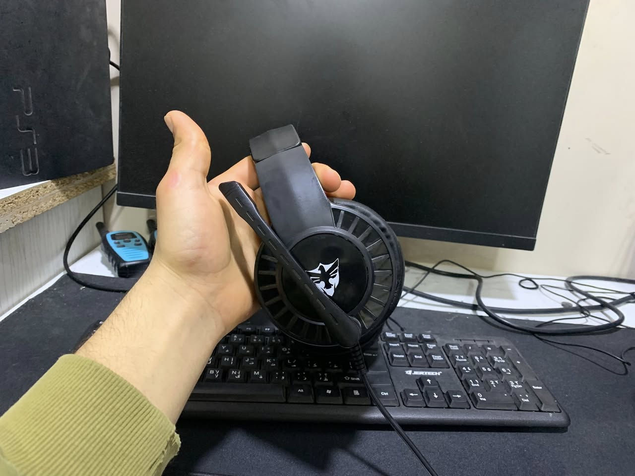 سلام عليكم
متوفر pc و ps3 و iphone 8 و رامات كورسير ddr4 و شاشة و هيدفون مايك 

مواصفات ال pc 
CPU CORE i7 6700
RAM 16GB 3200HZ FURY
SSD 480 GB FUL SPEED
M.B B250 PLUS DDR4
PSU 600W HUNTKEY
GPU RX5500XT 8GB
CASE RGB 4FAN BLACK
CPU COOLER AG400 RGB TAWER

الشاشة
شاشة 24 MSI
‏75HZ
‏IPS
‏5MS

Ps3 
500gb 
فول العاب مهكرة 
من افضل العابه 
Pes2018
Pes2023
Gta 5  كامل مهكرة مود منيو 
Call of duty  مهكرة مود منيو كامل
مدل اوف هونر
العاب ps2 و ps1 
و بي العاب هواي مذكرتها + تكدر تضيفلة هارد و العاب
يربط انترنينت + بي 25 مكتبة العاب نضام هين
يجي ويا 3 يدات اصلي و اكو يدات عاطلات همات اذا تريدهن اخليهم وياه

Iphone 8s
64gb
التلفون نضيف جدا 
مفتوح بغرض تبديل باتري 

للتواصل خاص او واتساب ***********
