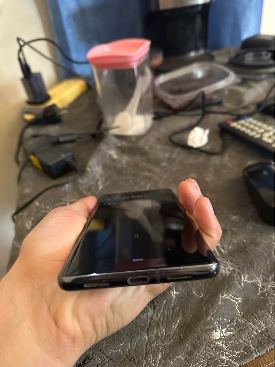 Google Pixel 7 Pro /كوكل بكسل 7 برو- 256GB - نسخة الشرق الأوسط - دوت في طرف الشاشة
مكفول من كلشي 
- للبيع او المرواس
بغداد ***********
280سعر بغداد, العراق
