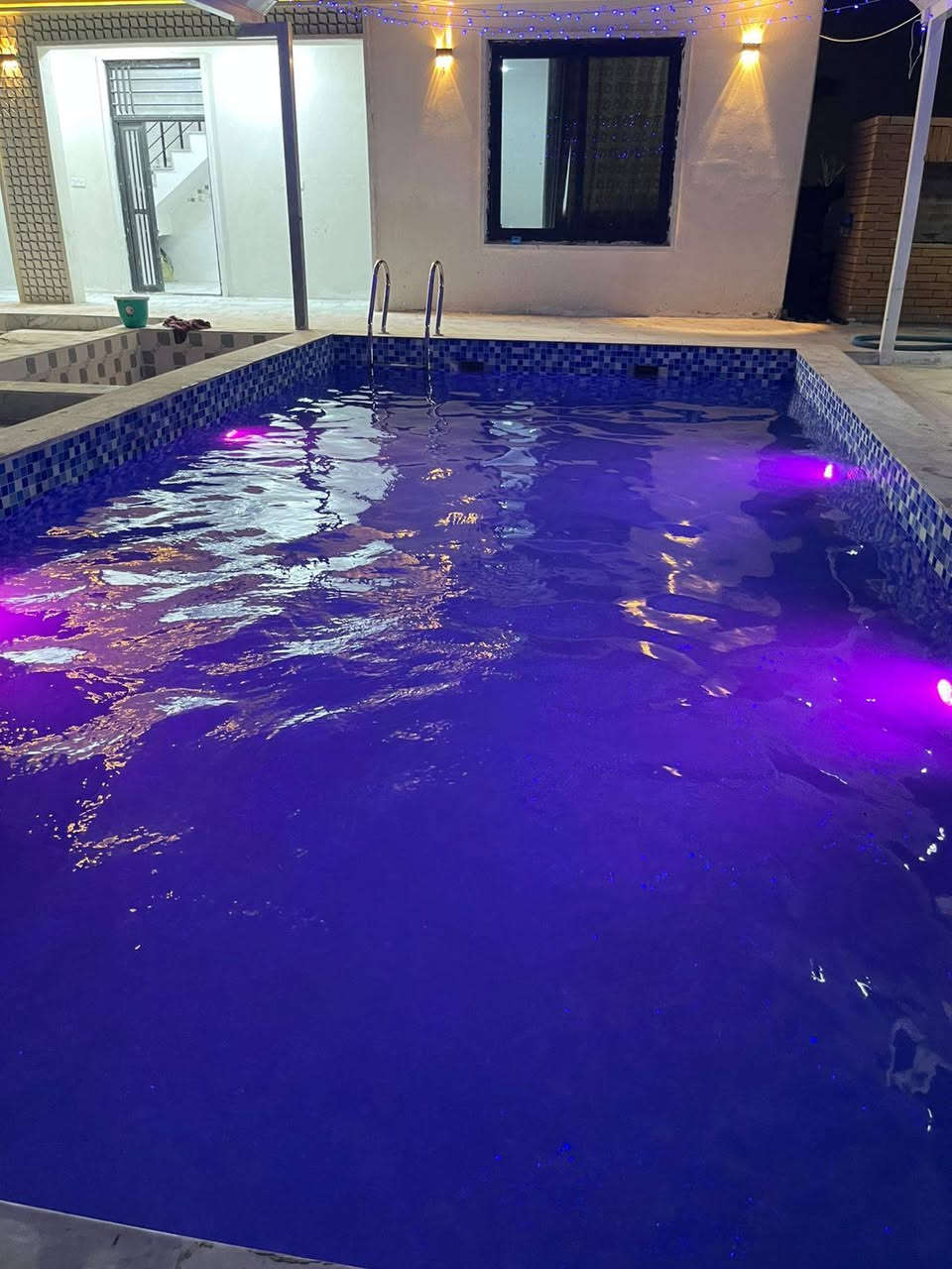 السلام عليكم متوفر مزرعه للايجار الدوره البوعيثه موثوقه بتطبيق اجر لي وبسعر مناسب ***********
