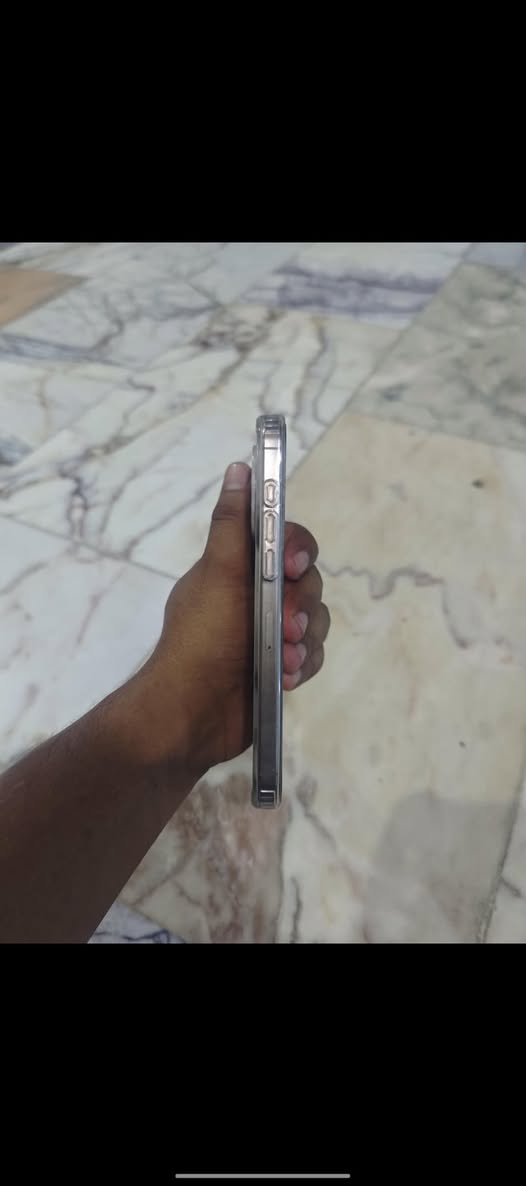 ايفون 16برو ماكس جهاز نضيف 
لون ذهبي بطاريه 89
ذاكره واحد تيرا 
مسبتدل شاشه فقط 
شراي يتصل عل خط 
***********
