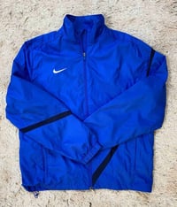 قميص نايك • مقاس لارج • توصيل محافظات