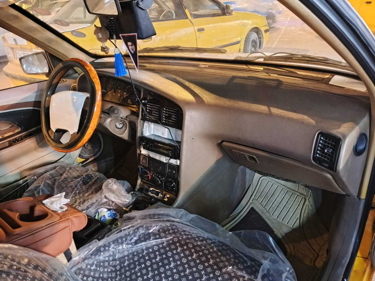 سلام عليكم بيجو موديل 12 سياره جديده وحلوه وما بيه نقص برغي سنويه 28 مكينه وكير كفاله تبريد شغال تخم تاير السياره جاهزه وما متعوبه مصبوغه جماليه  ترايك وين ما تريد السعر 32 وبيه مجال العنوان البصره الزبير رقم ***********
