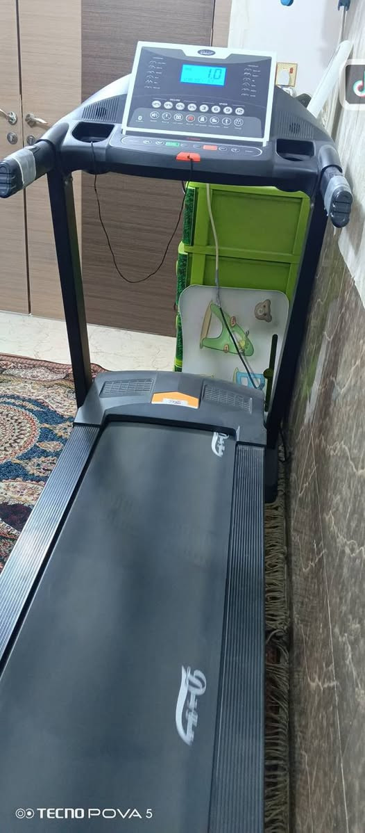 جهاز جري للبيع
يحمل وزن 150 حقيقي
دبل ماطور جبلي
ماركه معروفه اصلي 
محرك ابيض يعني مال قاعات يتحمل مو ازرك نفس مال أهل لبيجات
 يحتوي على 
12 سرعه
جبلي 15 وضع
بلوتوث 
ينطبك ما ياخذ مساحه
عد السعرات الحرارية و نبض القلب
مكان كربلاء كنطره السلام 
سعر 600 الف 
***********
