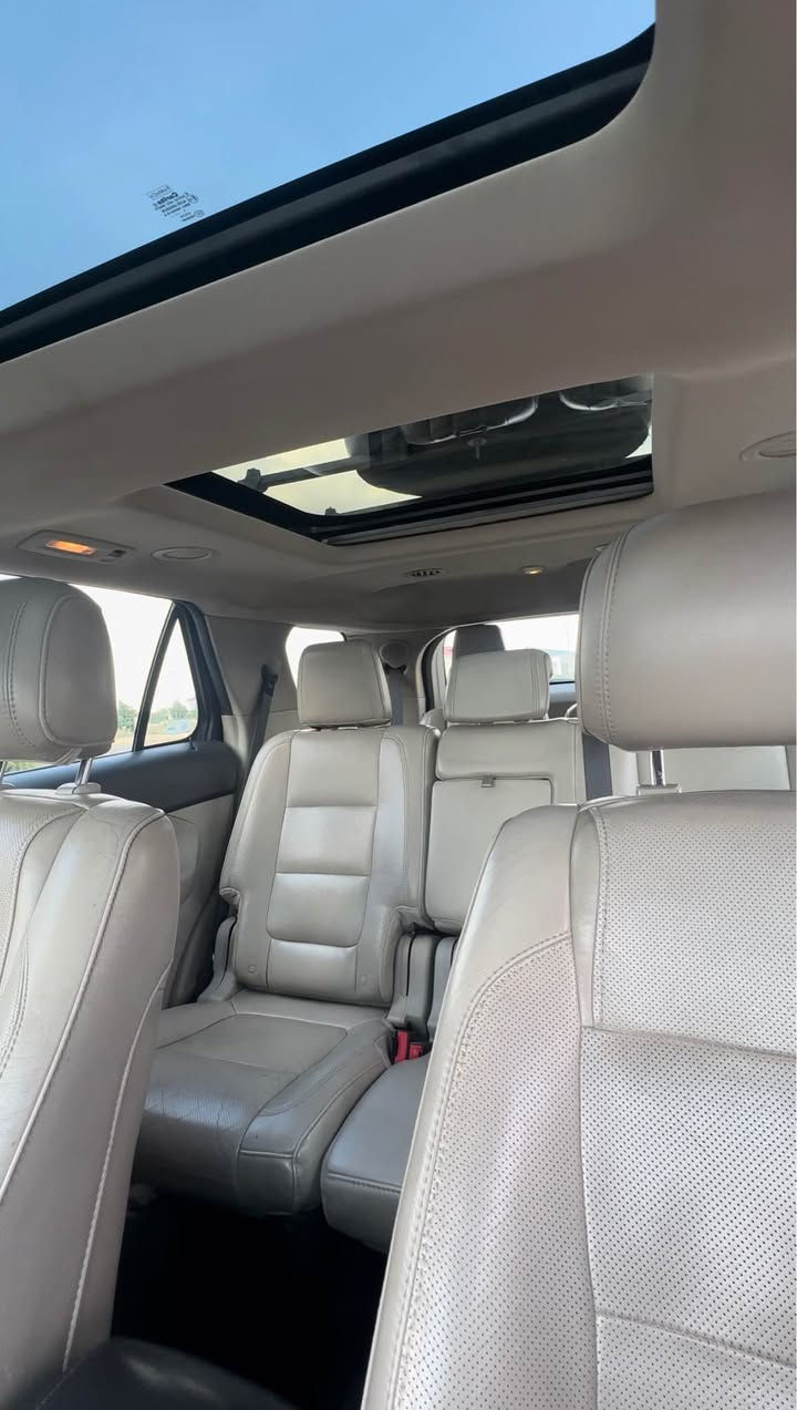 فورد اكسبلور 2012 

فول موصفات ليميتد
بدون صبغ بي ثلاث اماكن اقل من شبر تعديل بارد 
البقيه شرط من دعاميه لدعميه ومكفوله كير ومحرك خير من الله الشراي يتصل 

واتس موجود ***********
رايده152 ومراوس حسب القناعه 

موصفات 

محرك ٦ سلندر
- سبعة راكب
- جنطة ذكية 
-دبل اكسل
- بانورامه
- حساسات خلفي وطراف 
- بصمة تشغيل عن بعد وبصمة ابواب
- شاشة كبيرة  
- الكشنات الامامي  كهرباء 
- ويل الجنوط المرغوبه وحلوه 
- لايتات زينو
-كشنات جلد
-وباقي المواصفات المعروفه بل اكسبلور اليمتد الفول 

هزه وسنويه جديد ثاني يوم احول أربيل, العراق
