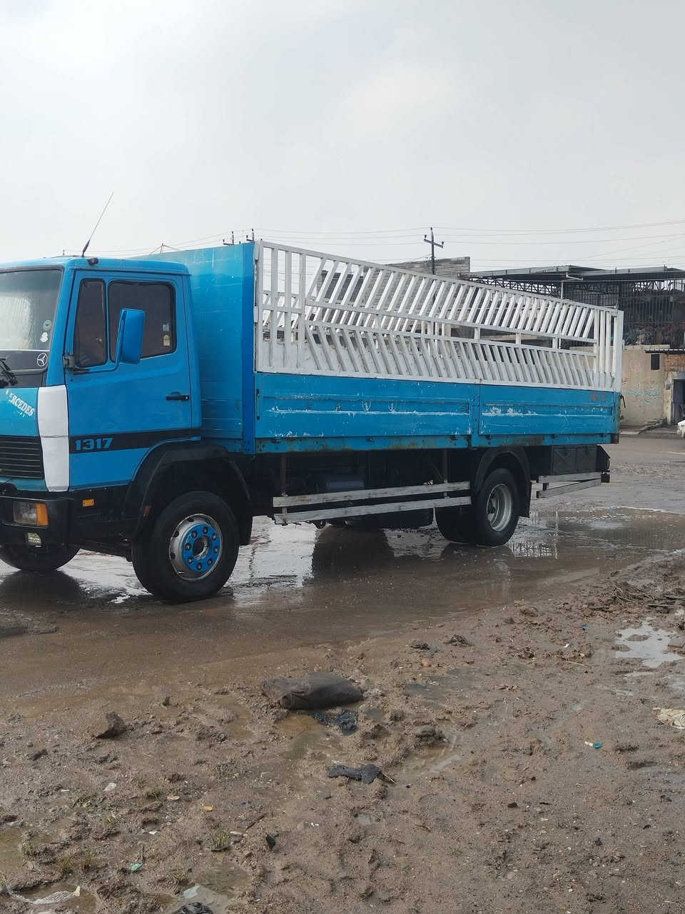 محرك سوبر سبعة كير  رقم بغداد رقم انكليزي  بسمي حمولة ثلاثة طن ***********  السعر ١٢٠
البة للبيع مديل ٩٣
