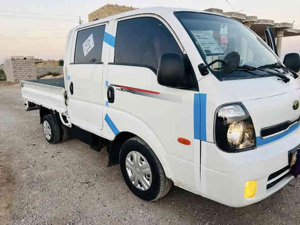 السلام عليكم كيا دبل قماره 19 للبيع مكفوله من ضربه وصبغ متومه سياره جاهزه وكامله ماناقصه برغي ***********  السعر 73 ورقه
