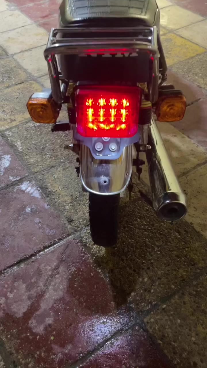 السلام عليكم دراجه. نامه اوراق سكنر دراجه بجيس الله يشهد كله عل لبلاد  كهربائيات كله شغاله  ومعتاز اريد ابيعه مكاني بصره خمسميل. سعر ٨٠٠وبيها مجال لشرايه رقمي ***********
