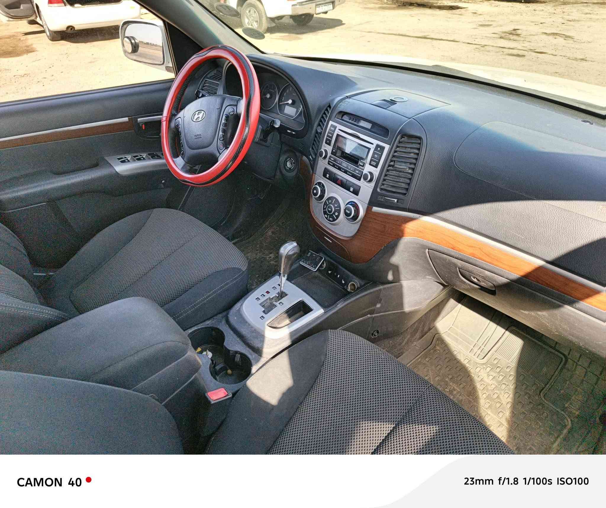 السلام عليكم
سنتافي كاز كصه جنطه 
أدوات سياره جاهزه وجديده مال جناي 
كير مكينه شرط 
السعر مناسب 
مكانها ناصريه للاتصال ***********
