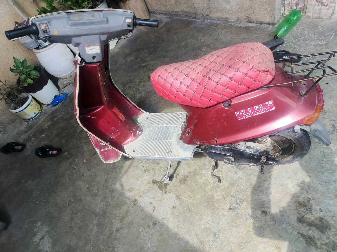 ياماها مينت للبيع محرك بشرط ما مفتوح كابريتر بلادي شاصي مابي لحيم كهربايات كامل شغال سلف و هندر تشتغل محرك زنجير مو قايش ماطور نزل من ال رمبه عل وضع شركه بشرط انطيك صوت اكسل مابي صالنصا بلادي محرك صوت مابي ماطور فوول سعر 225 بي مجال رقم ***********
