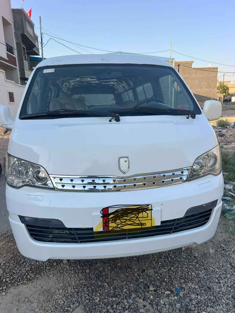 السلام عليكم جنبي H1 للبيع  مكينه مال ملكه وكير واكسل جدد دوشمه جديده صارله شهر سياره بيه ضربه بالربع ع صفحت السايق وبيه طخه بالبجم سياره نضيفه وجهازه بسمي تحويل ثاني يوم وعليه غرامات تريد ينزلن من السعر ماكو شكال سياره خير من الله  كبل للشارع السعر 90 وبيه مجال  الاستفسار *********** /***********
