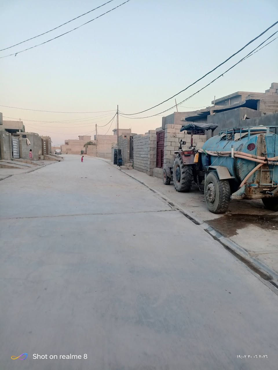 قطعه للبيع المساحه (200) متر واجهه (10) والنزال (20) الموقع خلف فرع خالد الشاطي  حي الشرطه خدمات واصلهه كهربا ء ومي والتفاصيل اكثر اتصل  (***********)
