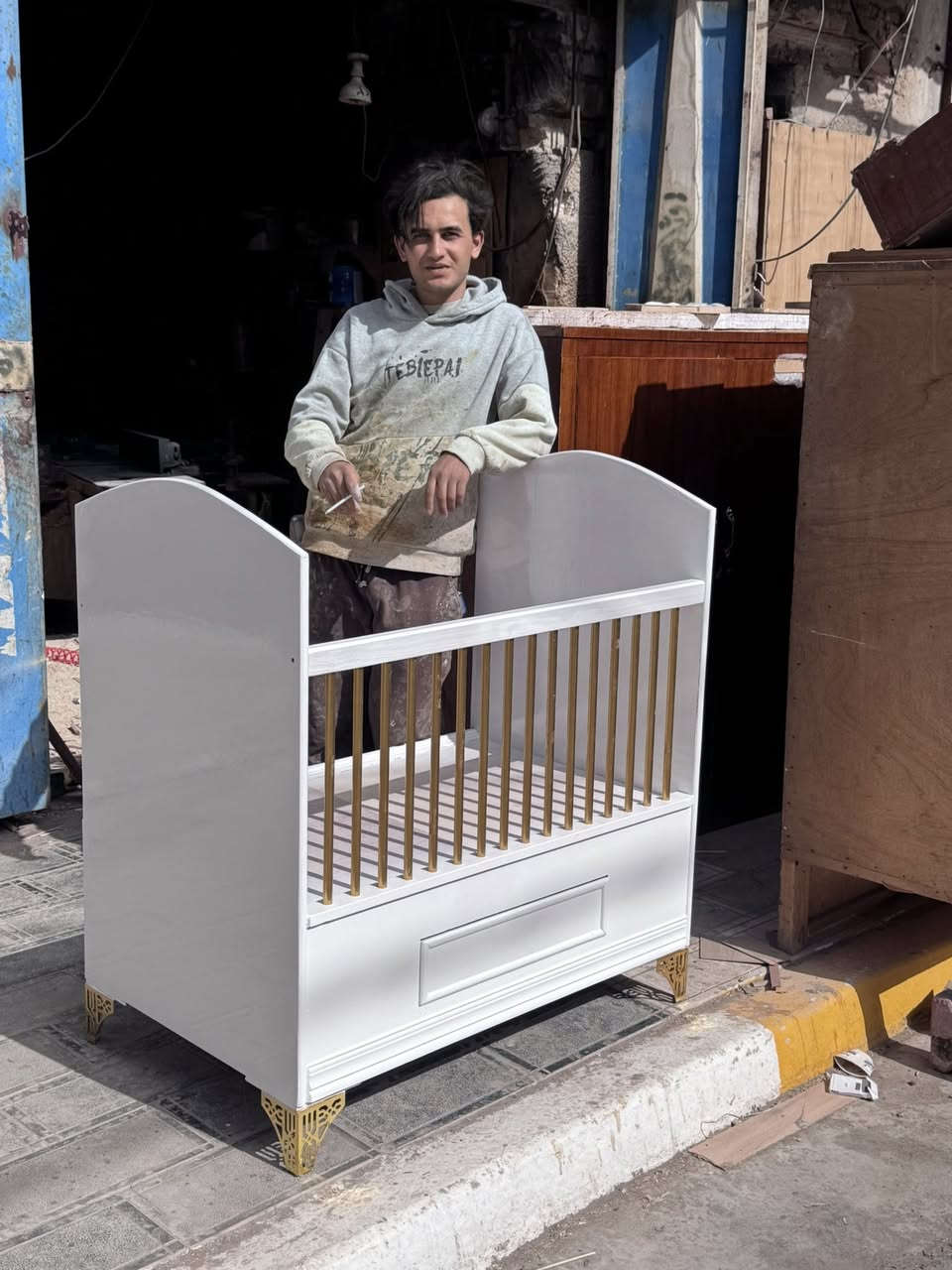 السلام عليكم اخوان 
اليوم تم تجهيز كاروك اطفال حد سن 5سنوات 
طول (122cm) و العرض(70cm) و ارتفاع (100cm)
شغل تزكام درجه اولى خشب بلوك بورد 
صبغ ابيض حراري 
اتمنى ان ينال اعجابكم 
للطلب مراسلة الحساب 
او الاتصال على الرقم (***********) واتساب
