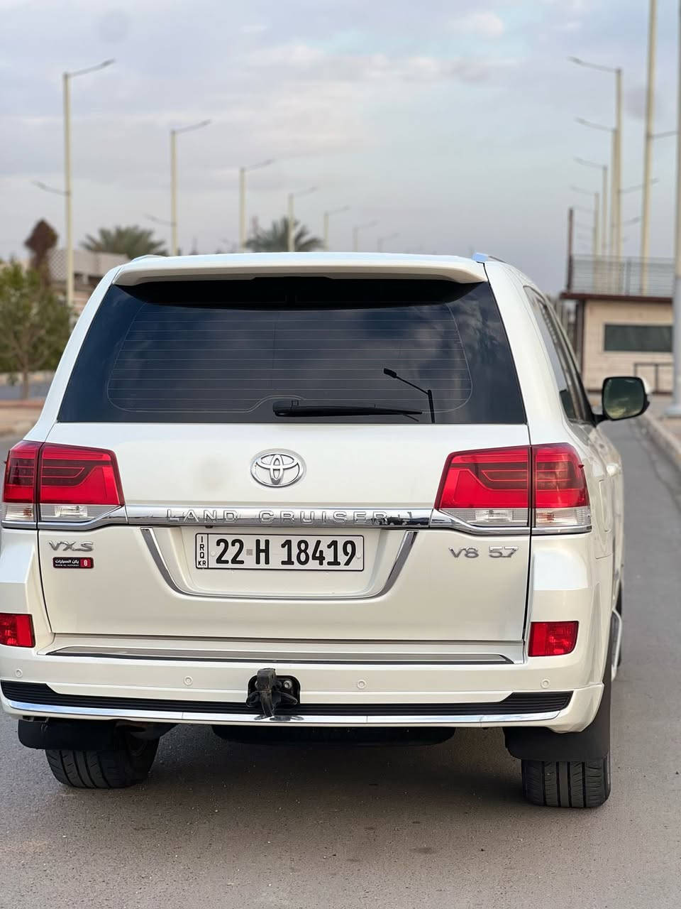 السلام عليكم
تيوتا لاند كروز vx.s 5.7 اصل 
كفاله عامه 
موديل2016
فول مواصفات للاخير اعلى فئه ب لاند كروز 
مراوس بتاهو او جمسي 
***********
