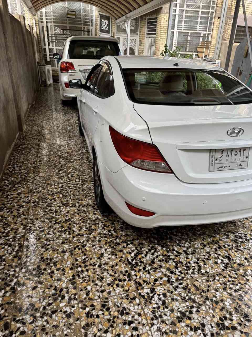 السلام عليكم للبيع اكسنت خليجية 
رقم بغداد موديل 15 مكينه 1600
السياره بيهه كم قطعه صبغ بدون 
اي دواخل فقط صبغ والسونار بلمنشور
السياره مكينه كير حداديه خير من الله 
السعر 92 مكاني كربلاء الاستفسار اكثر 
***********
