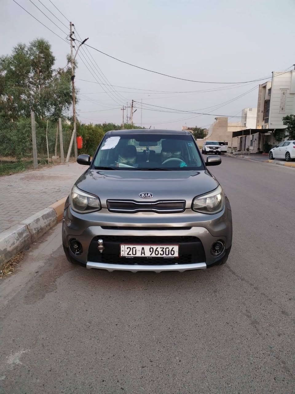 كيا صول موديل 2018 محرك 1600 وارد امريكي ضررها بنيد مبدل والقمارة بيها جراد سيارة كاملة بدون نقص بأسمي 
*********** سعرها 105 وبيها مجال
ماشية 64 ميل 
مكانها ديالى بعقوبة

