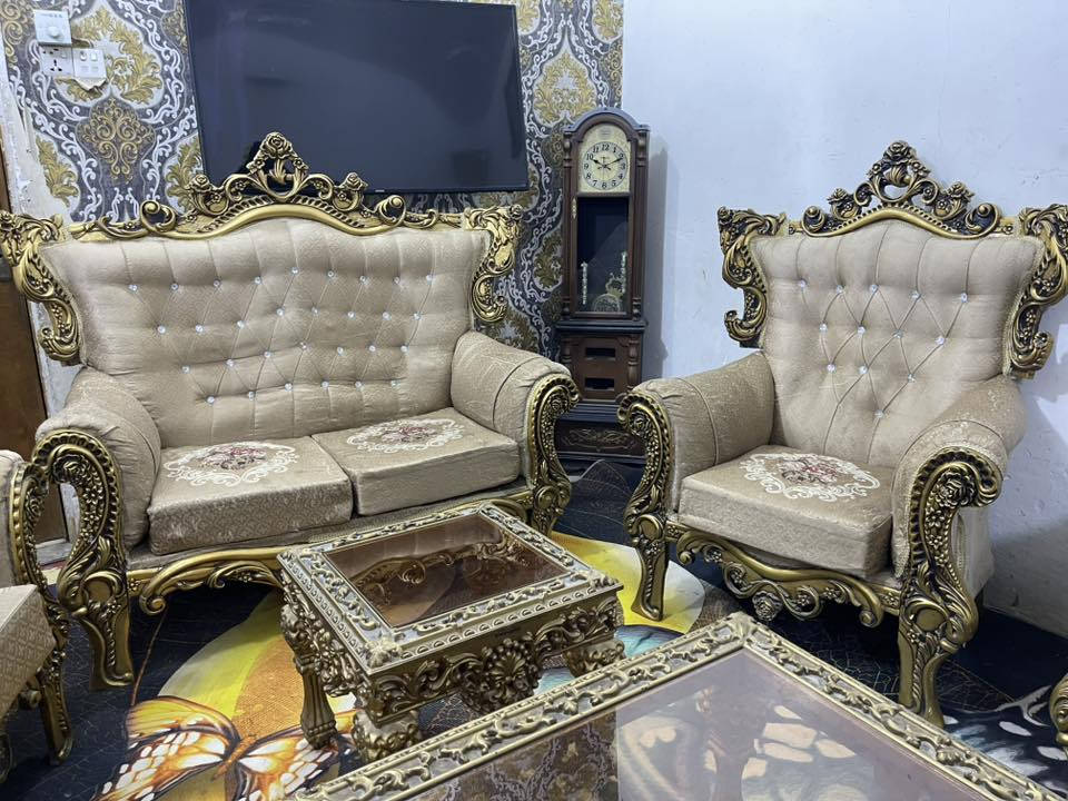 تخم ملكي 10 مقاعد مع طبلات للبيع ب325قفله
‭***********‬
