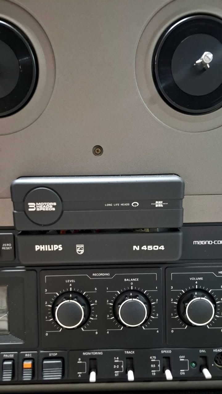 PHILIPS N4504 MAGNO CONTROL
السلام علیكم ورحمة اللة 
تیب بكرة فلیبس 
موتور 3
هید 3
سرعة 3 
انج 7 
نظیف و شغال 
مركز اربیل للصوتیات  . اربیل سوق منارة 
واتس اب / ***********
