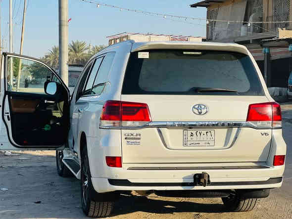 السلام عليكم

لاندكروز 2021 بحريني اصلي مكفولة كفالة عامه ماشية 76 الف  فول 1/1
مواصفاتها
8 ايرباكات 
كشن 3 حركات
3شاشات 
كشنات جلد
5 بصمات وباقي المواصفات المعروفه في البحريني اصلي 
رقم بغداد  
تحويل ثاني يوم 
السعر 585 $
الاستفسار 
‭0781 122 1213‬
