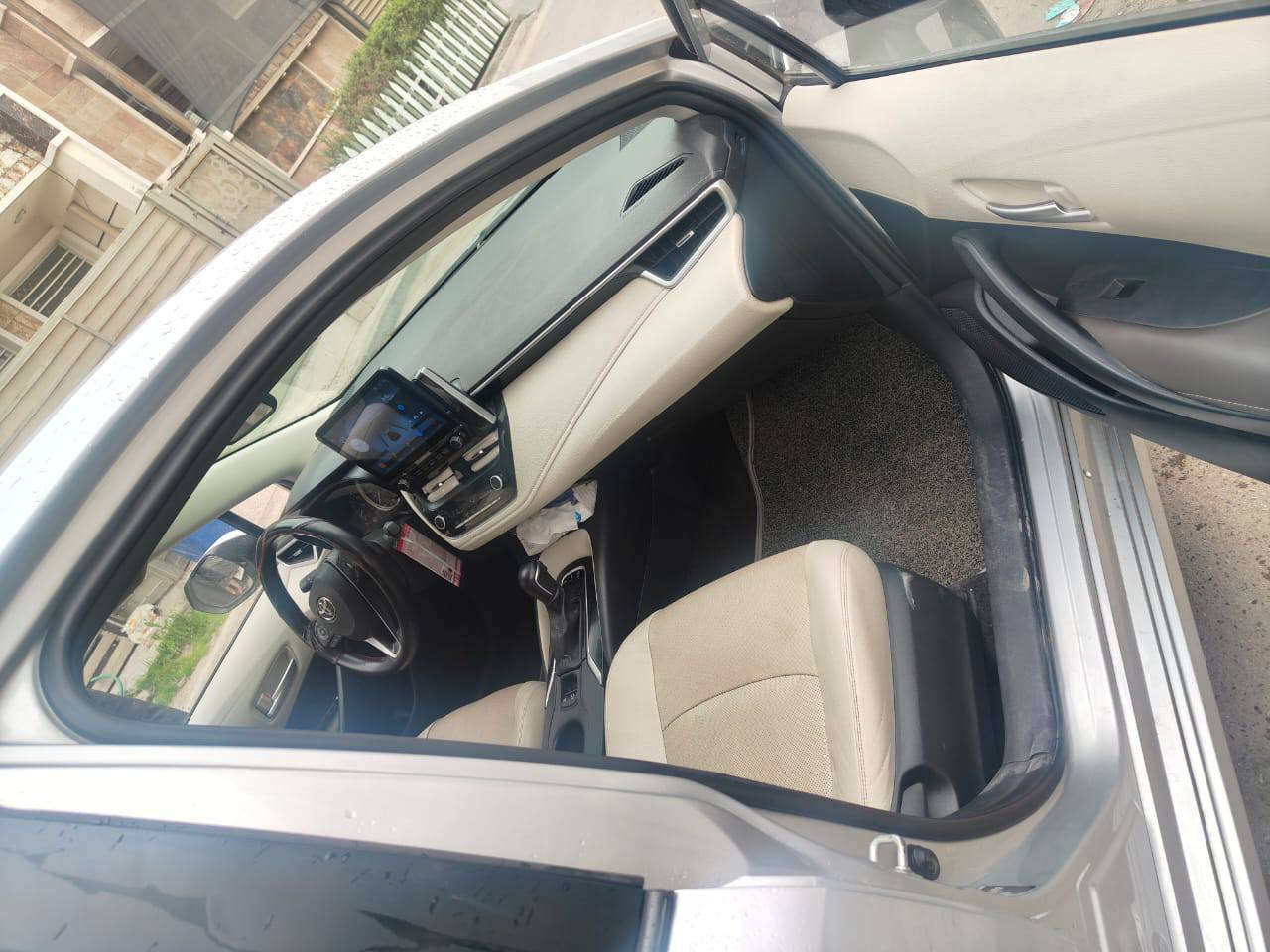 السلام عليكم, كورلا 2022 خليجي محرك 1800 فول 1/1 
 كير محرك شرط طخم تاير جدد ماشية 72 
مكفوله من الصبغ بيها شوية بارد  سياره مرتبة مثل ما بالصور + (مرفقة بالسونار) للأستفسار ***********
