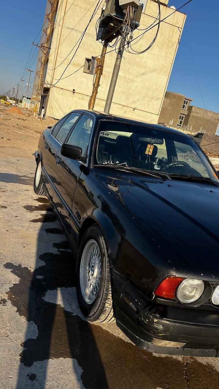 بي ام دبليو 535 موديل 1992 مصبوغه عام بسمي رقم بغداد السعر ٥٥$ وبيها مجال مكاني الأنبار الفلوجه ***********
*********** اتصل وبيك خير وادلل
