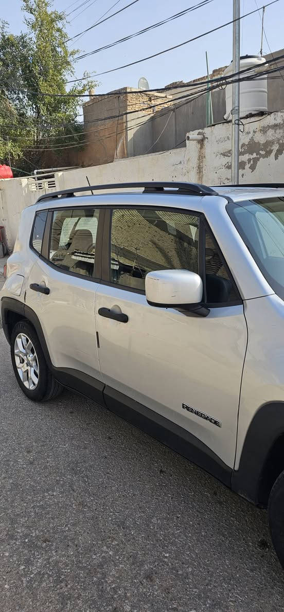 جيب رنجيد 2017  رقم بغداد باسمي حادثها خلفي خفيف
اذا عدك مراوس بسياره 
ب 125$ مع المجال   
ماشيه 201 الف كم بيها منظومه غاز
مواصفات اللاتويت المعروفه 
شاشه صغيره 
محرك 2.4cc 
تدفئه تبريد 
بصمه جنطه وتشغيل وابواب 
سايد بريك بصمه 
وبقيه المواصفات المعروفه
حادثها الجاملغ الخلفي وشويه من الجنطه 
  مكانها النجف الاشرف 
رقم التليفون 

***********
