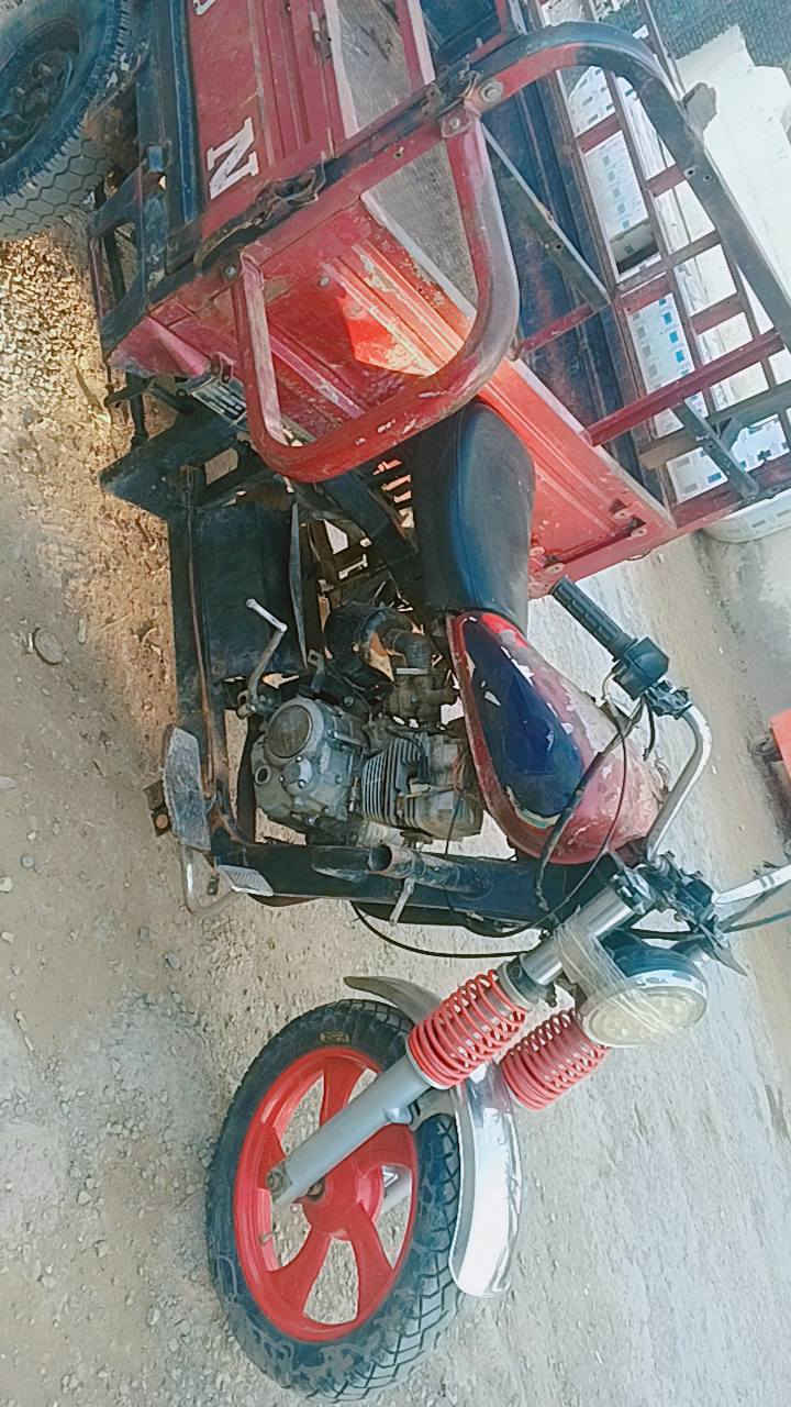 السلام عليكم ستوته للبيع داي وان موديل 2017 اوراق كامله محرك خير من الله مكفوله من كل عيب مابيها نقص اي شي السعر 550 وبيها مجال العنوان الحديد قرب تقاطع القدس***********
