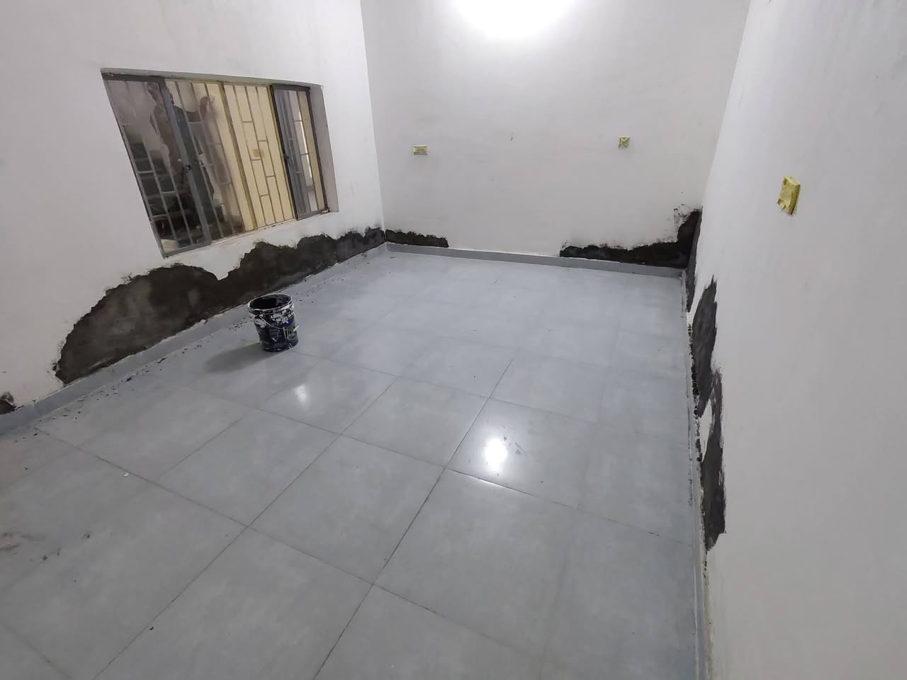 جزء من أعمالنا – تختيم وصبغ بيت كامل في بابل – المحاويل – حي 17 تموز 🎨🏠
تم تنفيذ العمل باستخدام أصباغ من مناشئ عالمية رصينة، وبأيدي كادر محترف يضمن:
✔️ الدقة في التنفيذ
✔️ النظافة أثناء العمل
✔️ تسليم عمل مرتب وفخم
خدماتنا تشمل:
• صبغ داخلي وخارجي
• لبخ وطلس
• فوم وزخارف
• تنفيذ بأفضل المواد وأحدث الأساليب
📞 للحجز والاستفسار:
***********
***********
