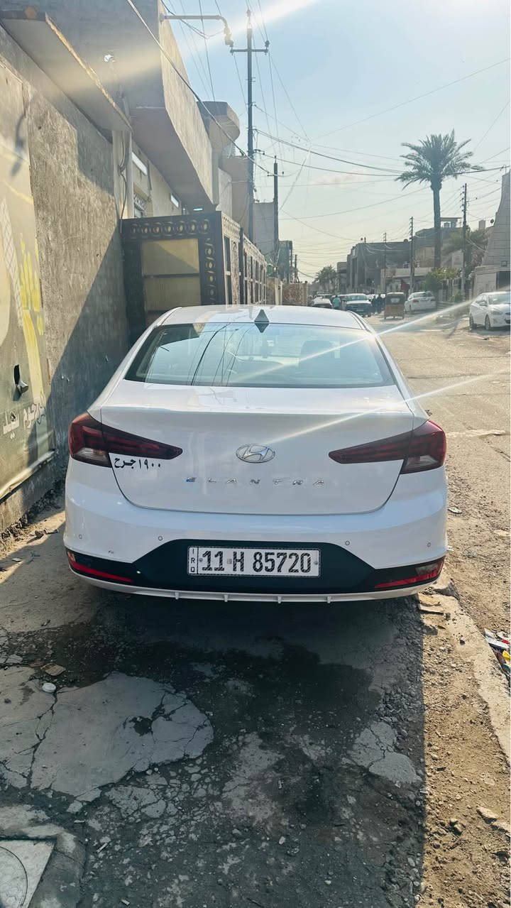 النترا خليجي 2019 مكفوله 
بيهه ملاحظات بسيطه جدآ
ماشيه 50 الف السياره جديده كلش السعر 170 وبيهه مجال بسيط *********** 
بغداد البياع بغداد, العراق
