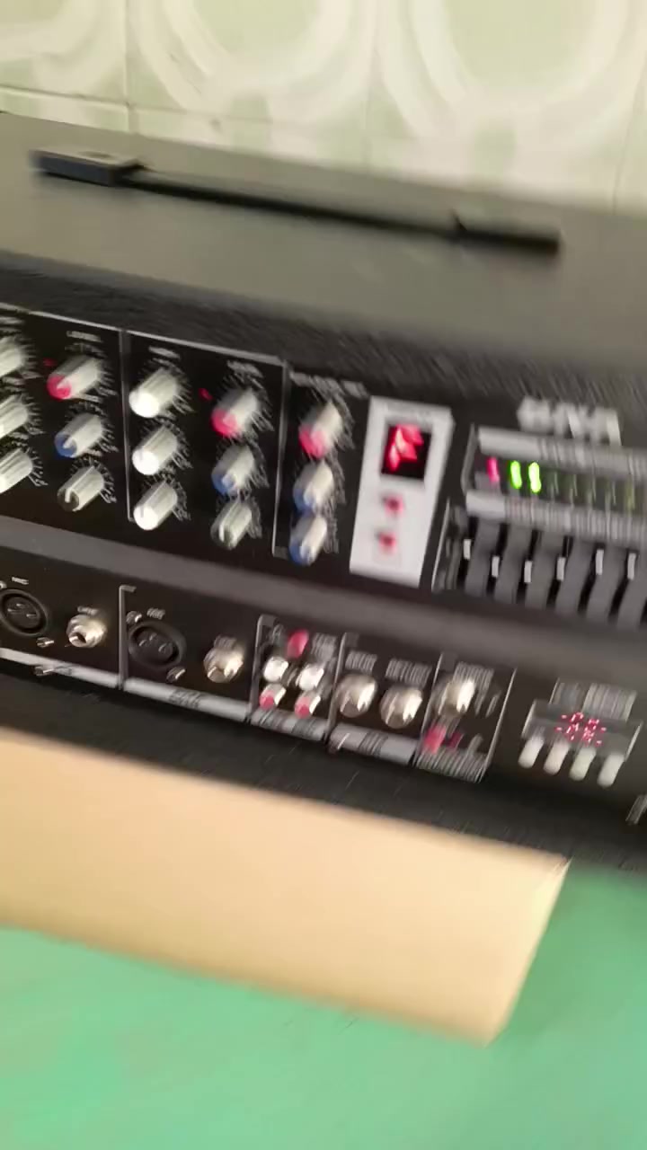 سماعات ثنائية جديدة غير مستخدمة مع مكسر BNK
مستخدم كلش قليل مع مايك شور مع زوج وايرات 10 متر 
السعر النهائي 550 الف


**إذا كنت صاحب هذا الإعلان وتريد حذفه لأي سبب، رجاءا أرسل رسالة إلى الدعم الفني**