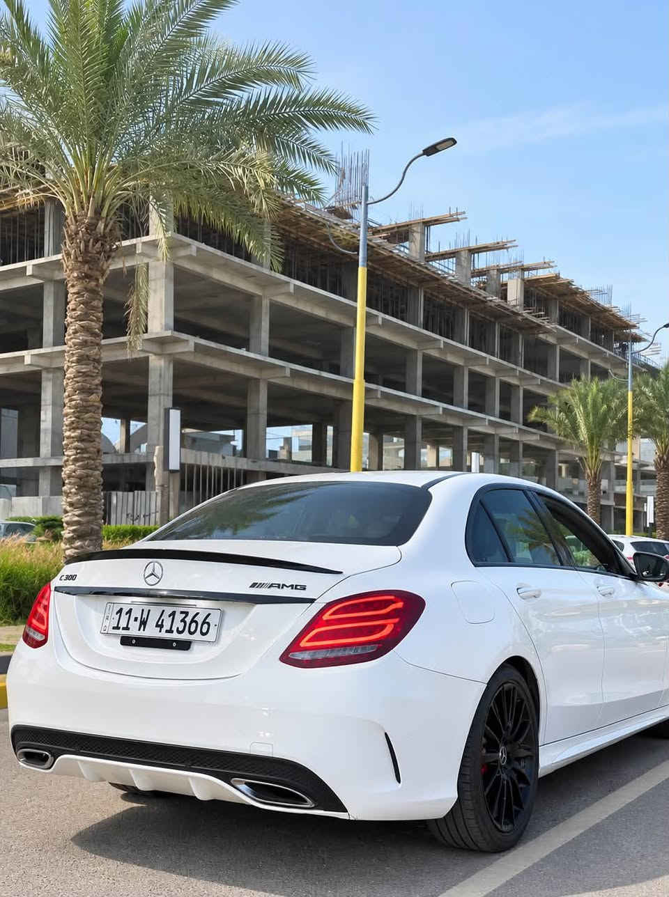للبيع – Mercedes-Benz C300 موديل 2018
✨ سيارة نظيفة جداً، استخدام شخصي واهتمام عالي، جاهزة للاستخدام مباشرة.

المواصفات:
 • موديل: 2018
 • الفئة: C300
 • فل مواصفات
 • بدون صبغ 
حادثها جاملغ  وبنيد 
 • محرك وجير وشاصي بحالة ممتازة
 • السيارة لا تحتاج أي مصروف

📍 الموقع: بغداد – البياع

💰 السعر: 20,700 دولار قابل للتفاوض بالمعقول بعد المعاينة.

للاستفسار أو حجز موعد للمعاينة، يرجى التواصل على الخاص
***********
