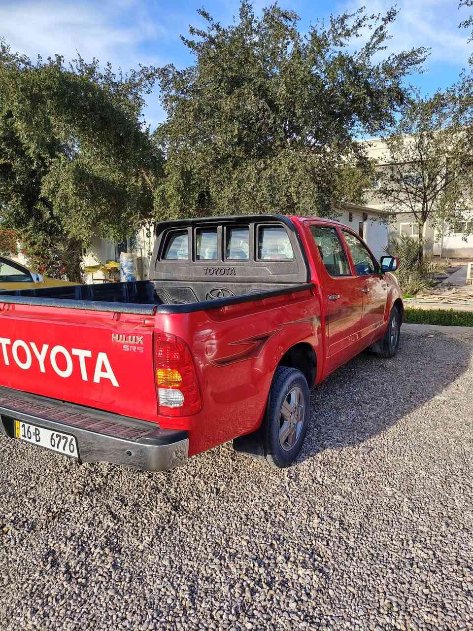 يالله سلام عليكم 
سيارة هايلوكس موديل 11
شاصي 19
السياره كفاله عامه ما عدا جم ملاحضة موجودات بالسونار 
السعر 170
مكاني كربلاء 
باقي التفاصيل واتساب 
***********
