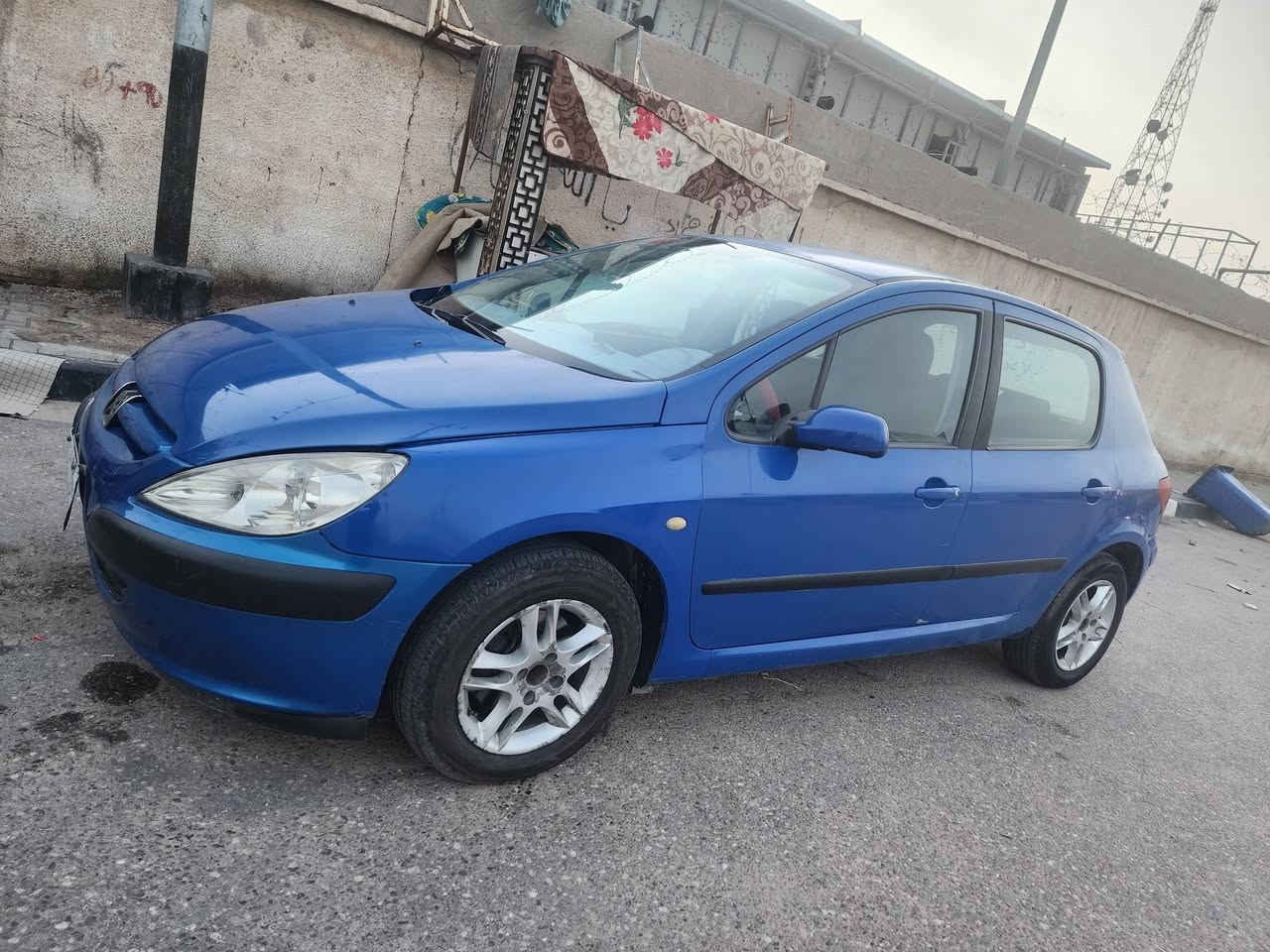 الله سلام عليكم بيجو فرنسي موديل 2004 سياره جاهزه حداديه تبريد تخم تاير اي نقص ما بيها ستخدام طالب كليه ما متعوبه السعر المطلوب 45 ورقه وبيها مجال العنوان البصره المشراك الجديد قرب المستوصف وهاذ رقمي ***********
