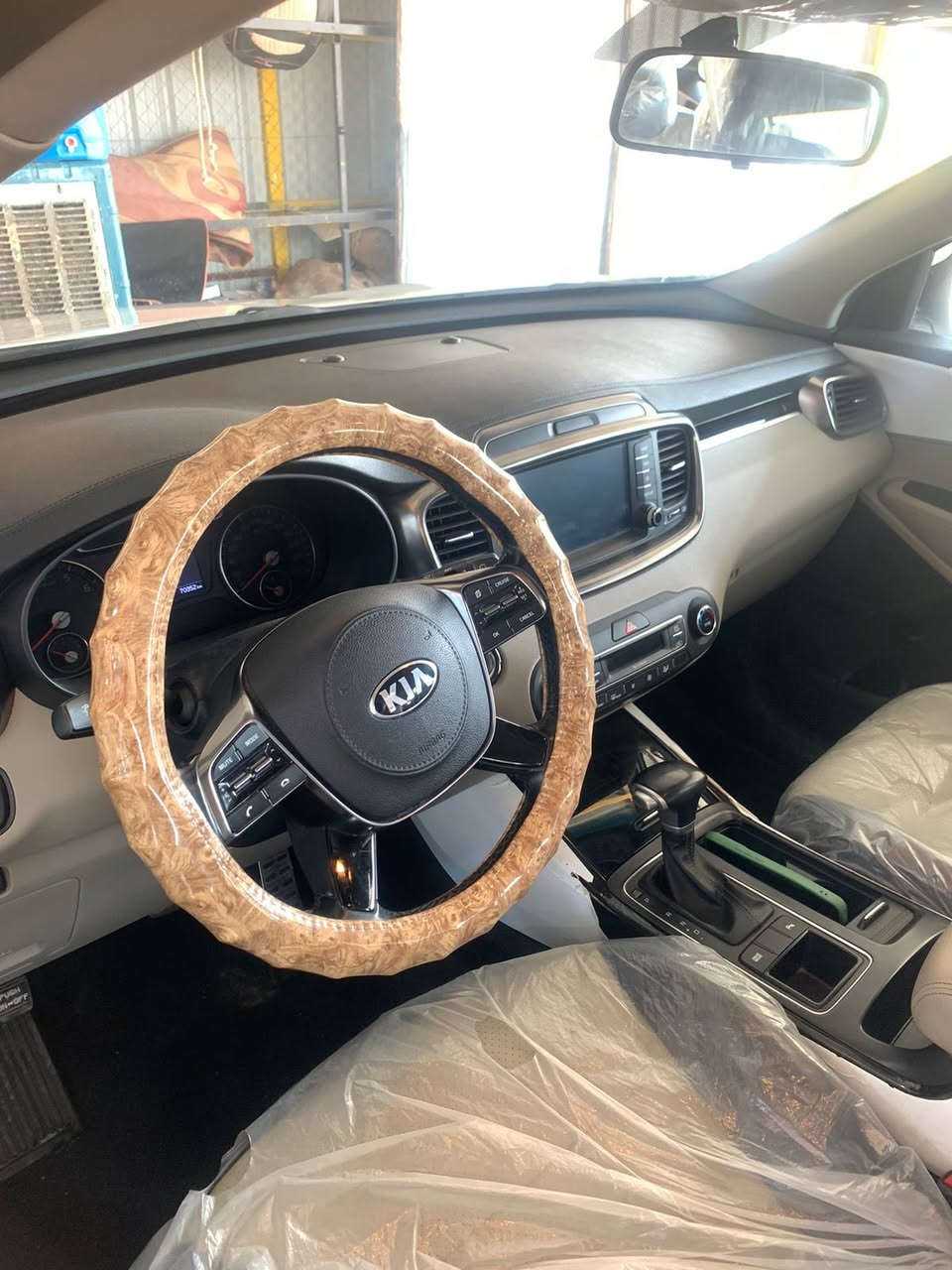 السلام عليكم  سورنتو خليجي للبيع ٢٠٢٠ مكفوله كفاله عامه من كلشي والسونار مرجوج بل صور السعر ٢٦٥ للاستفسار الاتصال ع الرقم ***********
